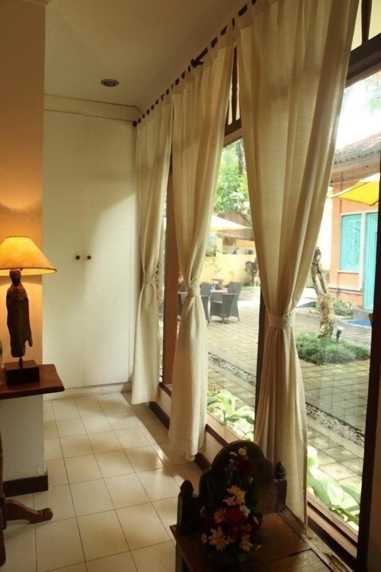 Sunhouse Guesthouse Sanur Oda fotoğraf